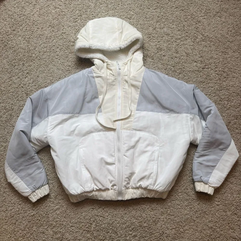 Alo Yoga Duality Sherpa Reversible Bomber Jacket White Cream Grey NWT XS
